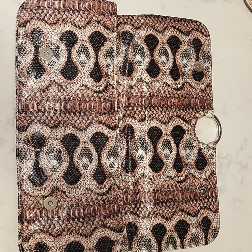 SR SQUARED by Sondra Roberts RECTANGLE CLUTCH/WRISLET BAG. 11.25X5.25"